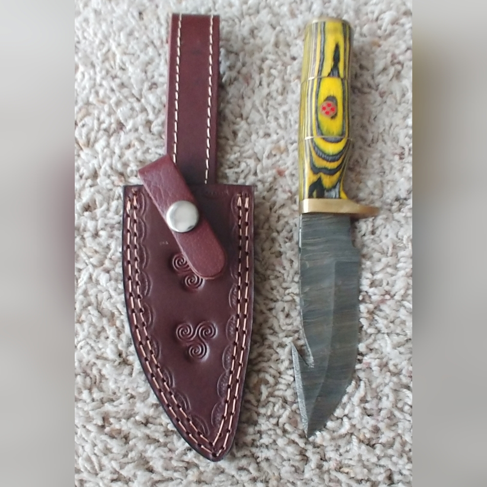 Damascus Knife with Leather Sheath